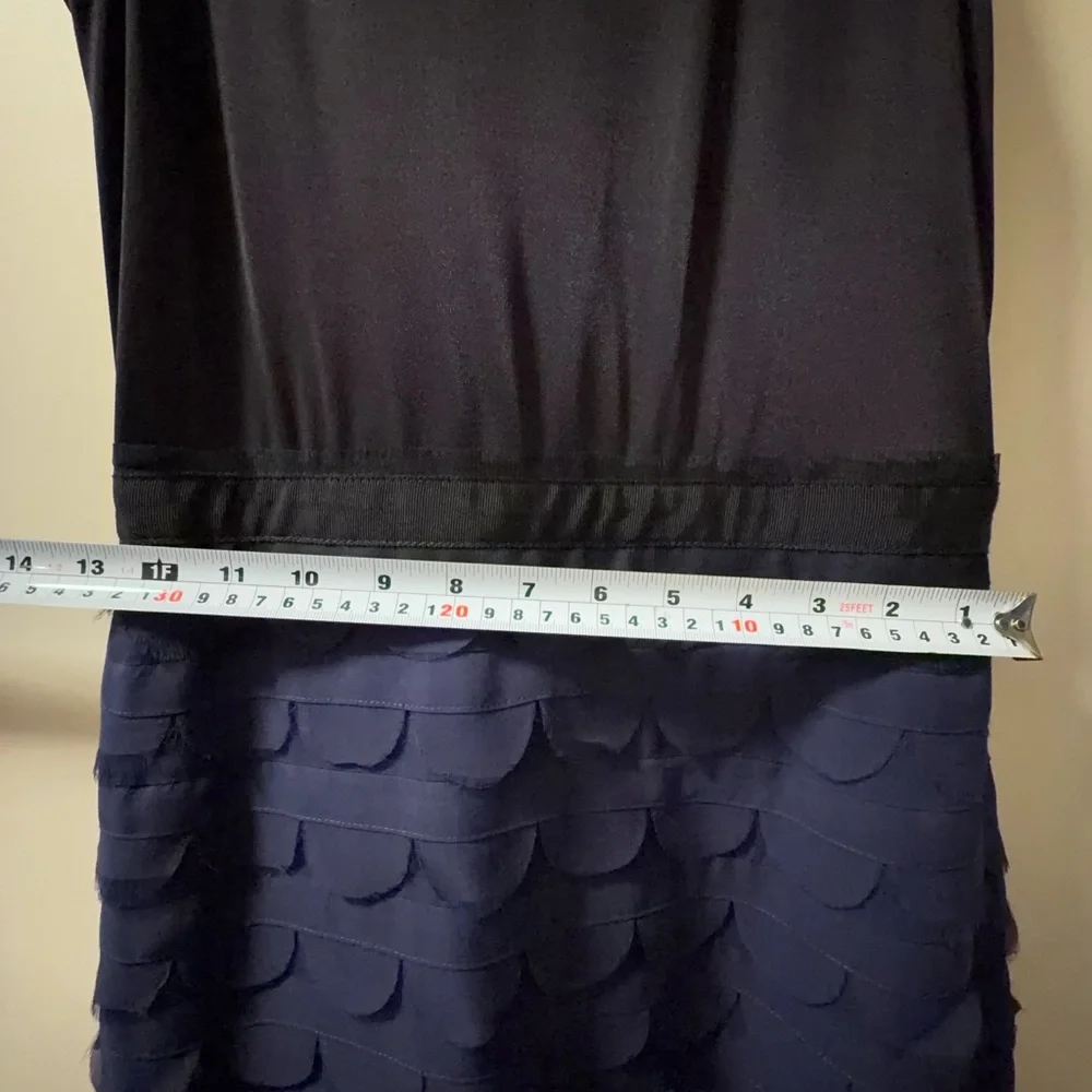 BCBGMaxAzria South‎ Pacific Silk Tiered Scalloped Dress - Picture 8 of 9